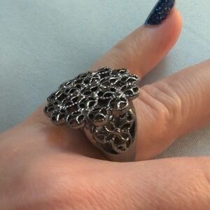 Elegant Silver Cluster Ring